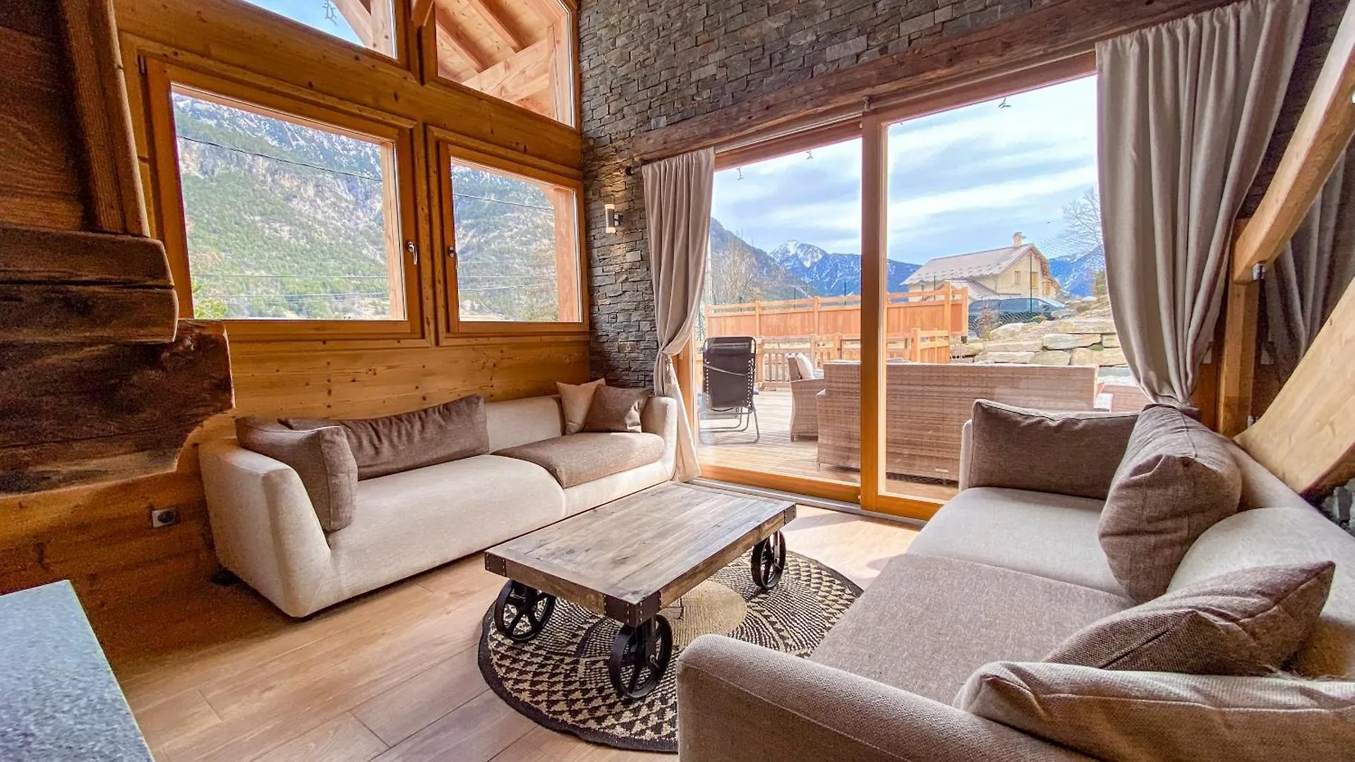 Le Chalet du Grand Cerf Briançon 0*,